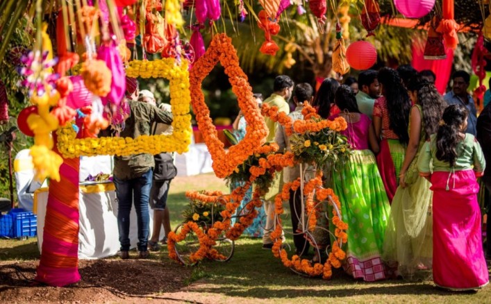 marigold wedding decorations,marigold flower gate decoration,genda phool decoration,marigold flower decoration
